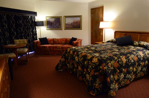 Deluxe Room, 1 Queen Bed - Ski Passes available at property | Down comforters, individually decorated, individually furnished