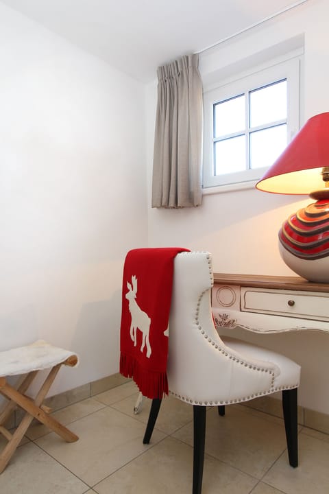 Superior Apartment, 2 Bedrooms, Balcony, Mountain View (Excl. 163 EUR cleaning fee) | 2 bedrooms, premium bedding, minibar, in-room safe