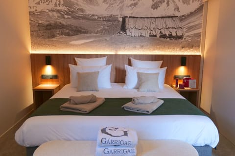 Comfort Double Room | In-room safe, blackout drapes, soundproofing, iron/ironing board