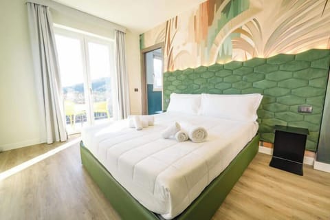 Superior Double Room, Balcony, Lake View | Minibar, in-room safe, soundproofing, free WiFi