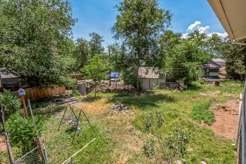 House, 5 Bedrooms | Property grounds