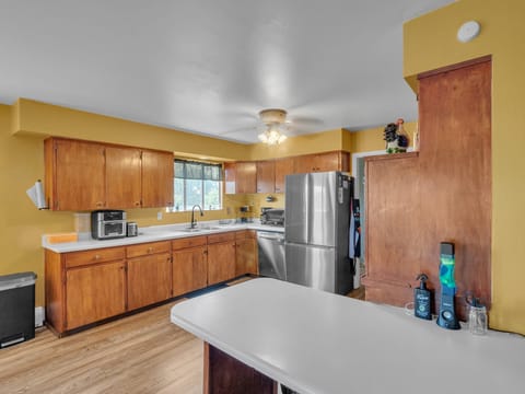 Indoors, Floor, Flooring, Hardwood, Kitchen