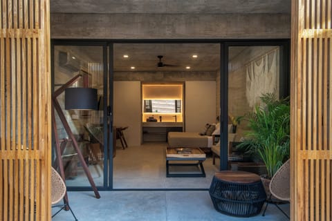 In-room safe, blackout drapes, free WiFi