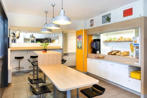 Daily buffet breakfast (EUR 5.90 per person)