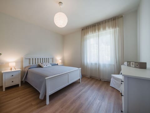 Bed, Furniture, Interior Design, Bedding, Bedroom, Bed Sheet, Floor, Flooring, Wall, Wood