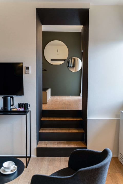 Superior Triple Room | In-room safe, individually furnished, desk, laptop workspace