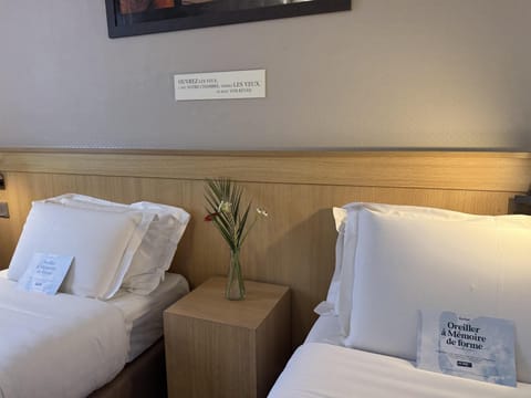 Standard Room, 2 Twin Beds | Desk, free cribs/infant beds, free WiFi, bed sheets