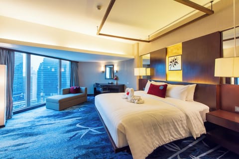 Privilege Suite Double Bed Sky Wing | In-room safe, individually furnished, desk, laptop workspace