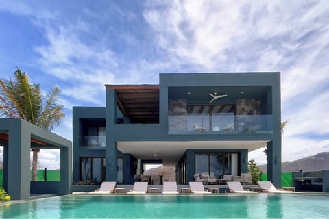 Ocean facing pool and rooms