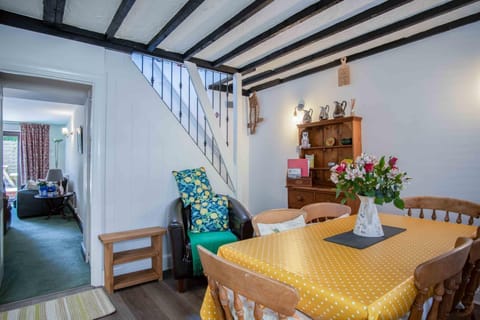 Rose Cottage - 3 Bedroom - Murton Mumbles (7608)