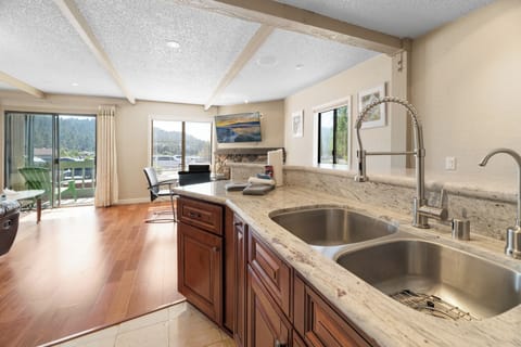 Electric kettle, toaster