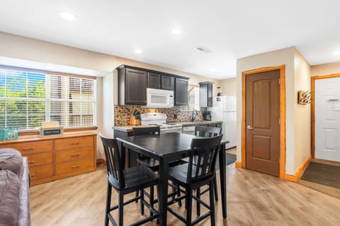 Condo, Multiple Beds, Balcony, Garden View (Cozy Timbers) | Private kitchen | Fridge, microwave, oven, stovetop