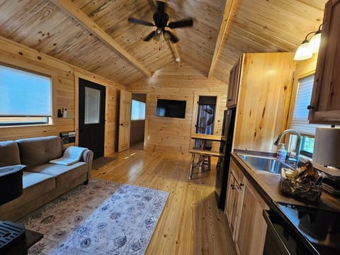 eab9de7a-cdd4-4fb0-a9d0-2d7a2c433565