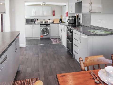 Kitchen/diner | Trem Nant, Aberdaron
