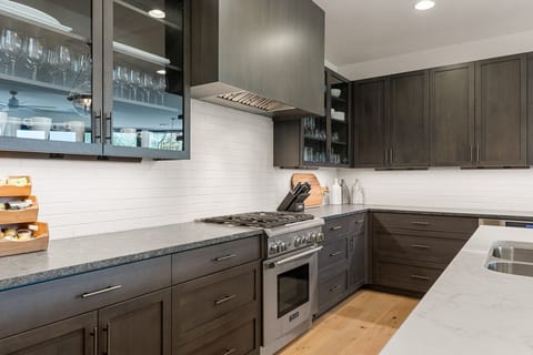 House, 3 Bedrooms | Private kitchen | Fridge, oven, coffee/tea maker, toaster