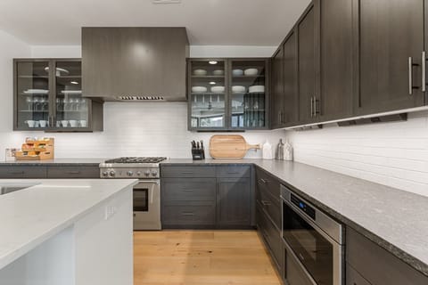 House, 3 Bedrooms | Private kitchen | Fridge, oven, coffee/tea maker, toaster