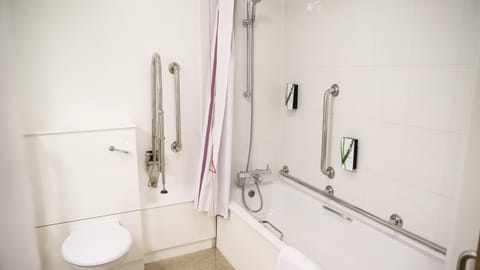 Standard Twin Room, Accessible Bathtub | Accessible bathroom