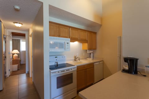 1 Bedroom Beach Apartment | Private kitchenette | Full-size fridge, microwave, oven, stovetop