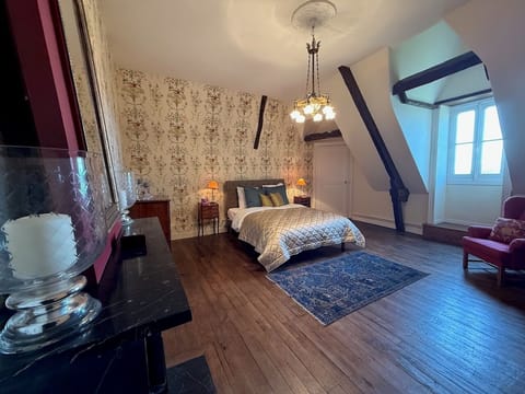 Premium Room, 1 Queen Bed, Garden View | Iron/ironing board, free WiFi