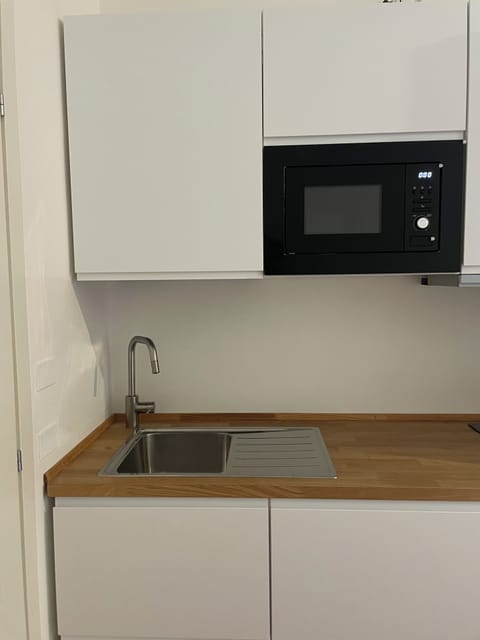 Superior Apartment, Garden View | Private kitchen