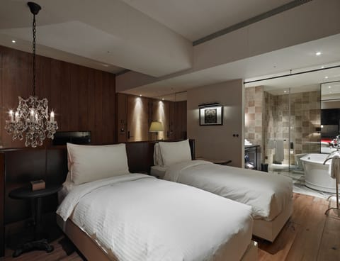 Premium Room | Premium bedding, down comforters, free minibar, in-room safe