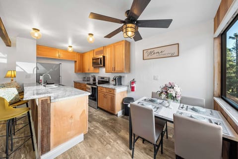 Condo, Multiple Beds, Patio, Mountain View (Kingswood Village Escape) | Private kitchen | Fridge, microwave, oven, stovetop