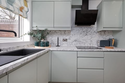 Well-equipped luxurious kitchen, with every amenity for your comfort