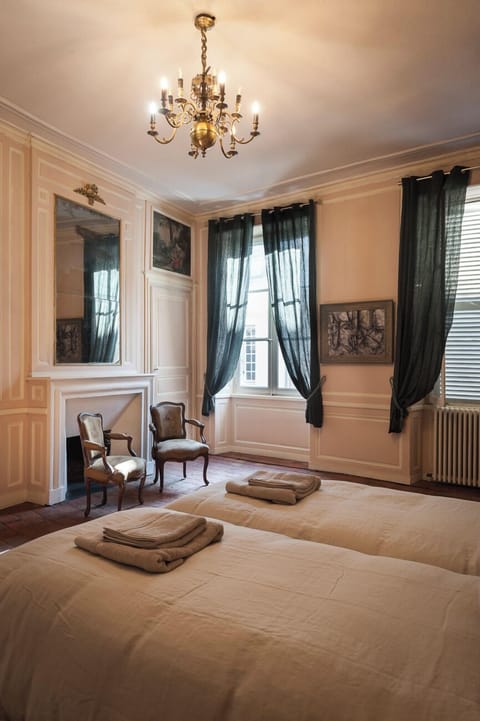 Family Suite, City View | Free WiFi, bed sheets