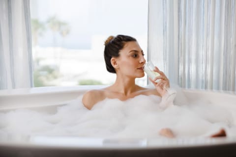 Spa Room | Private spa tub