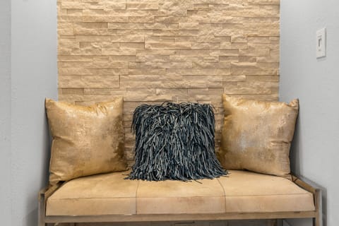 3453f0c4-7aaa-47be-8e5a-50b0fb1bfd71