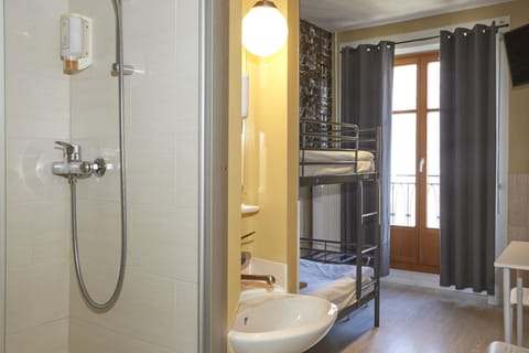 Economy Double Room (Budget, no WC) | Bathroom | Towels