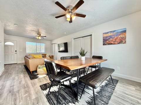 Bring your friends, bring your family, there's room for everyone at Glendale Getaway 1