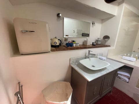 Family Suite with Bathtub | Bathroom