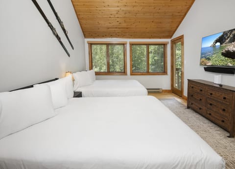 Condo, 2 Bedrooms | 2 bedrooms, iron/ironing board, free WiFi