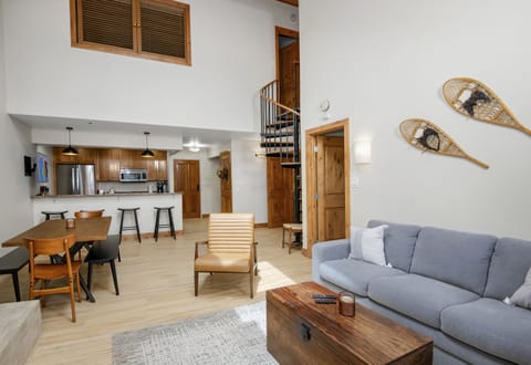 Condo, 2 Bedrooms | Living area | Smart TV