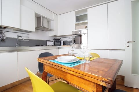 Apartment (1 Bedroom) | 1 bedroom, iron/ironing board, bed sheets