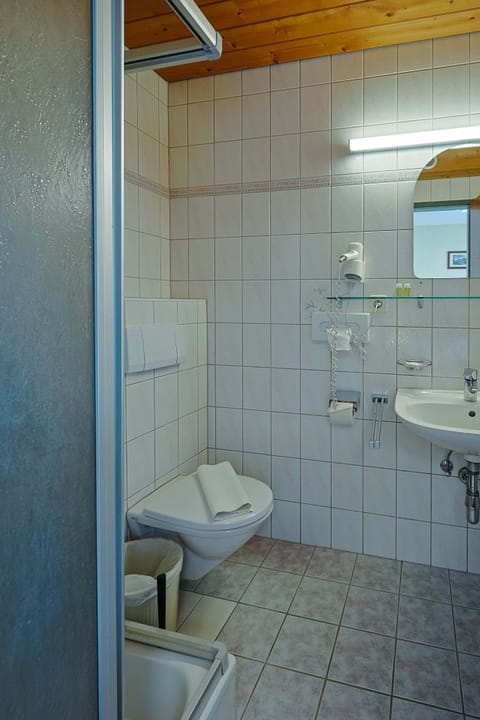 Junior Suite, Balcony | Bathroom | Hair dryer, towels, soap, shampoo