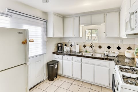 House (1 Bedroom) | Interior