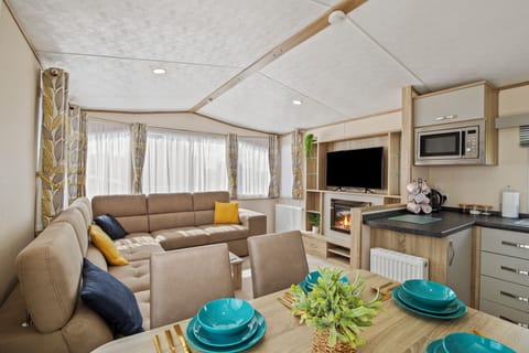 Near Folly Farm, Cosy Retreat