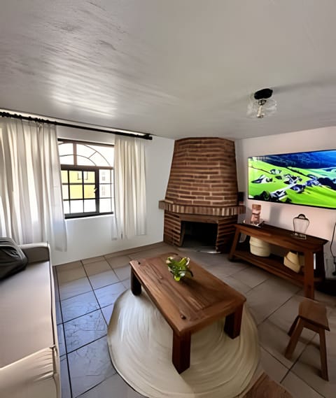 On site,Off site,Seating area,Coffee / tea facilities,Area and facilities,Day,Time of day,TV and multimedia,Location,Garden view,Communal lounge / TV room