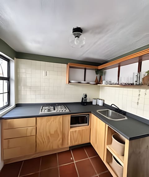 On site,Seating area,Coffee / tea facilities,Area and facilities,Kitchen or kitchenette,Decorative detail,Location,View(from property / room)