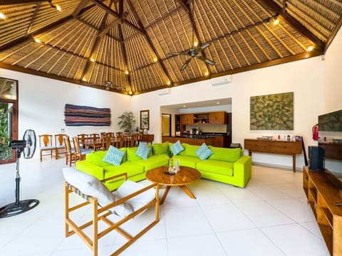 Villa Alore 6BR Pool Villa by Villa Bugis (9)