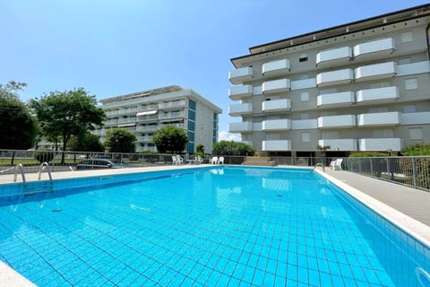 Holiday Home Swimming Pool