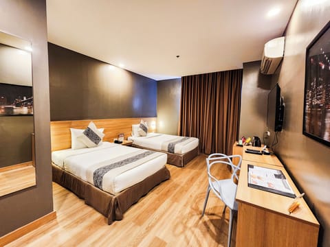 Deluxe Double Room | Minibar, desk, laptop workspace, rollaway beds