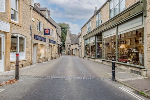 3 & 4 Hawthorn Cottages, Stow-on-the-Wold - StayCotswold
