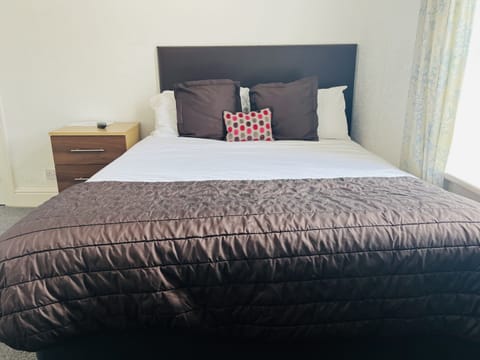 Basic Double Room | Free WiFi, bed sheets