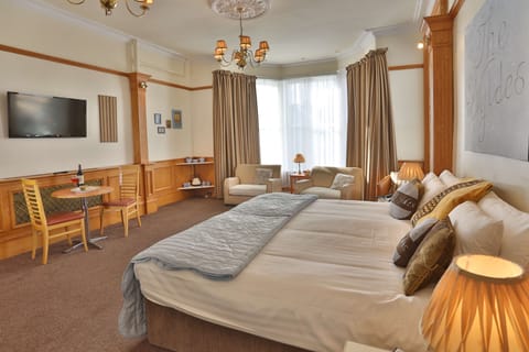 Executive Room, Multiple Beds, Non Smoking | Desk, iron/ironing board, free WiFi, bed sheets