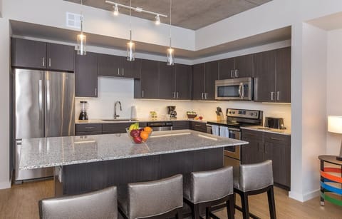 *Pictures are examples. We cannot guarantee unit layout or view*