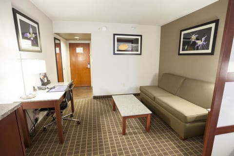 Suite, 1 King Bed, Non Smoking, Refrigerator & Microwave | Blackout drapes, soundproofing, iron/ironing board, free WiFi