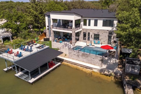 Lakefront Luxury Vacation Rental 